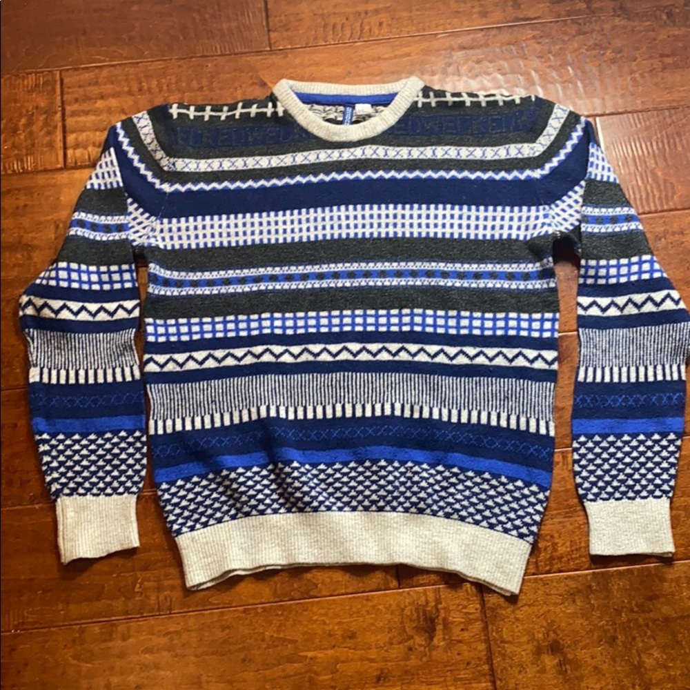 Divided Sweater- Large - Blue,Grey,White